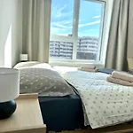 New Modern Near Tipos Arena With Parking Apartmán