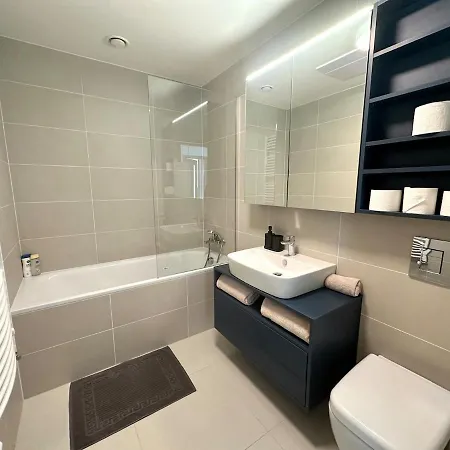 Apartamento New Modern Near Tipos Arena With Parking *