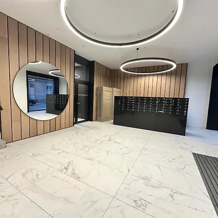 New Modern Near Tipos Arena With Parking Apartman *