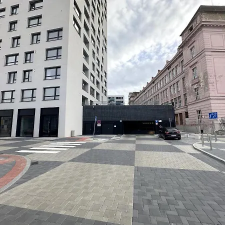 New Modern Near Tipos Arena With Parking Apartamento Bratislava