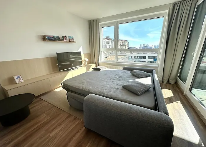 New Modern Near Tipos Arena With Parking *