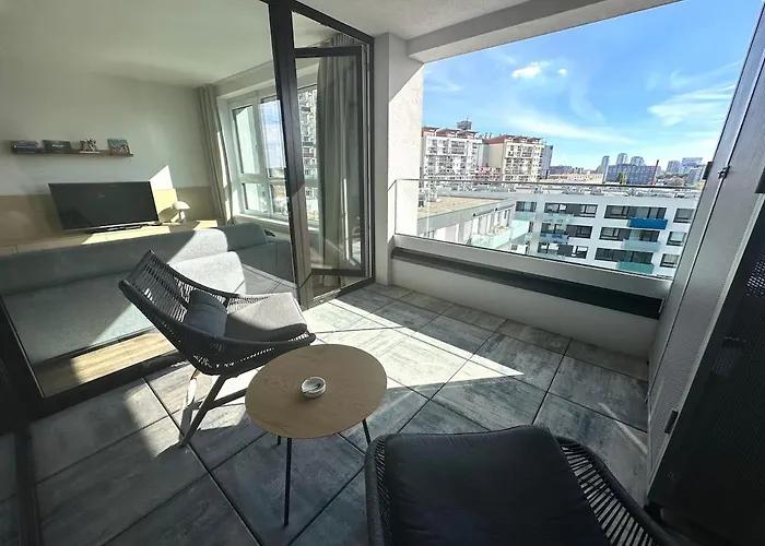 New Modern Near Tipos Arena With Parking *