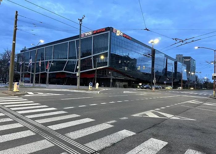 New Modern Near Tipos Arena With Parking *